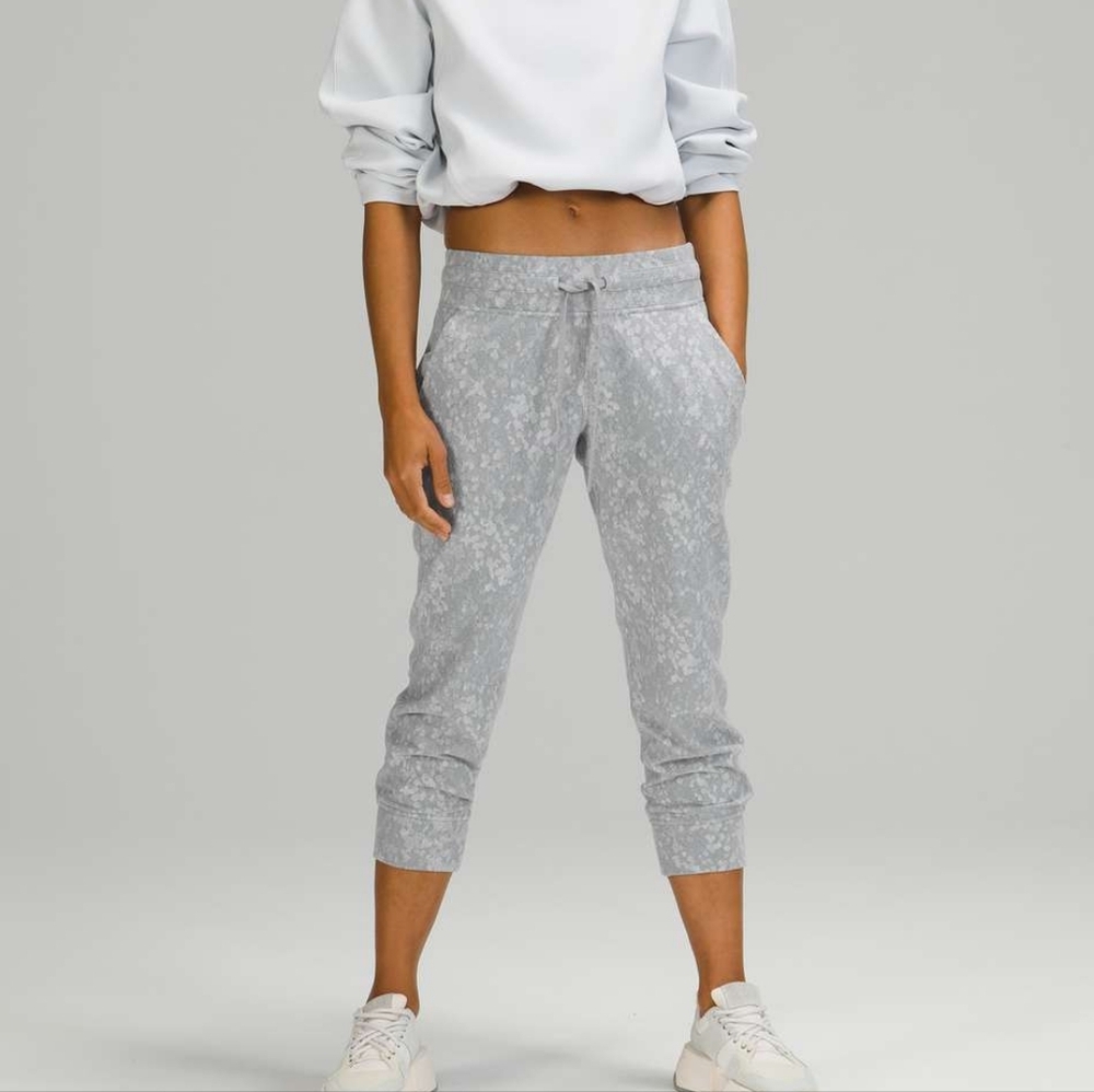 SOLD 🌟 Lululemon Ready to Rulu Jogger Crop Size 8 - Picture 5 of 15
